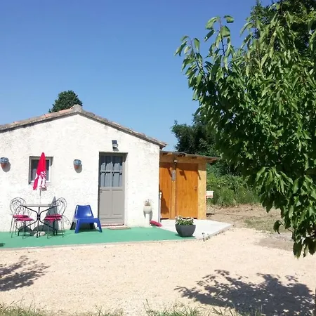 Le Cabanon Eco Boheme モントゥー